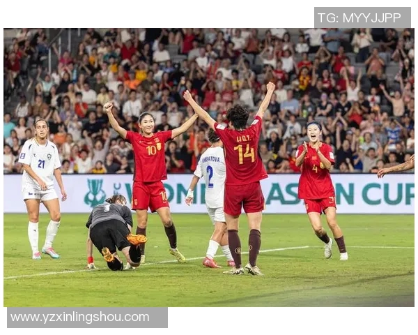 中国足球迎战乌兹别克斯坦力争胜利展现实力与风采